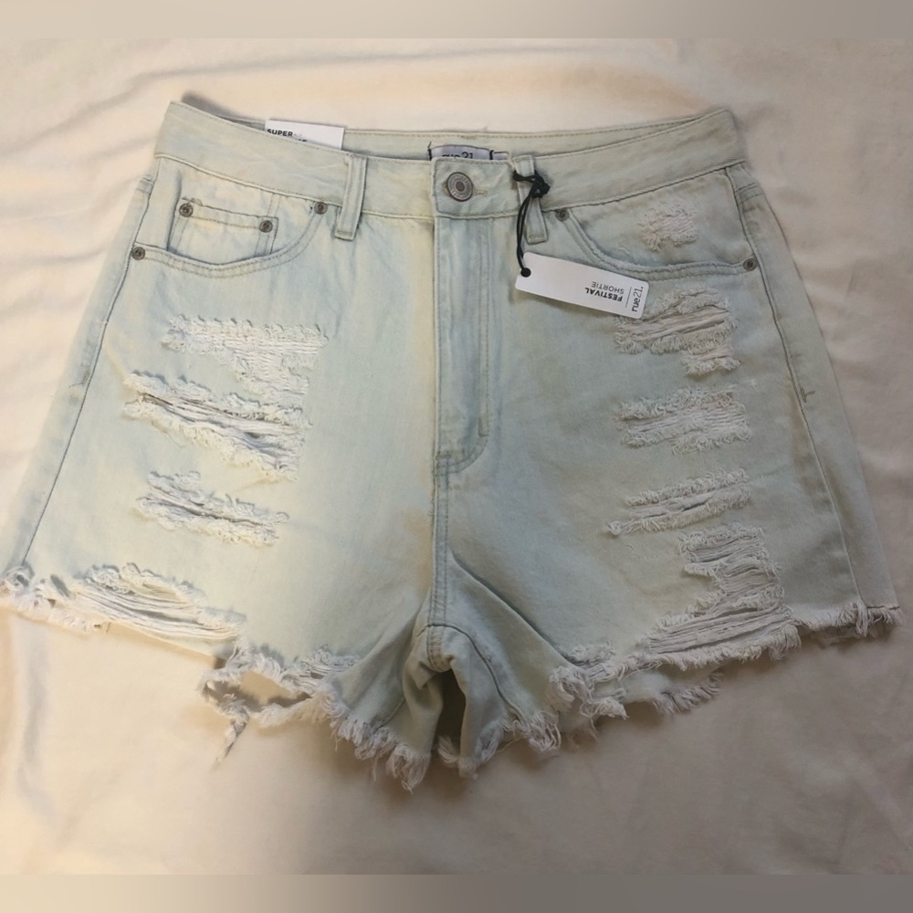 LIGHT BLUE DENIM SHORTS SIZE: 14